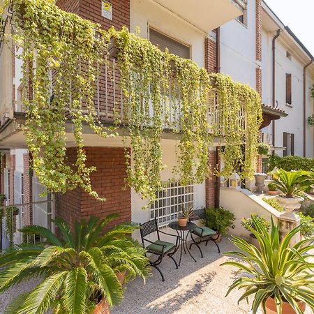 Crys: Apartments, Holiday, Business, Verde Vérone Extérieur photo