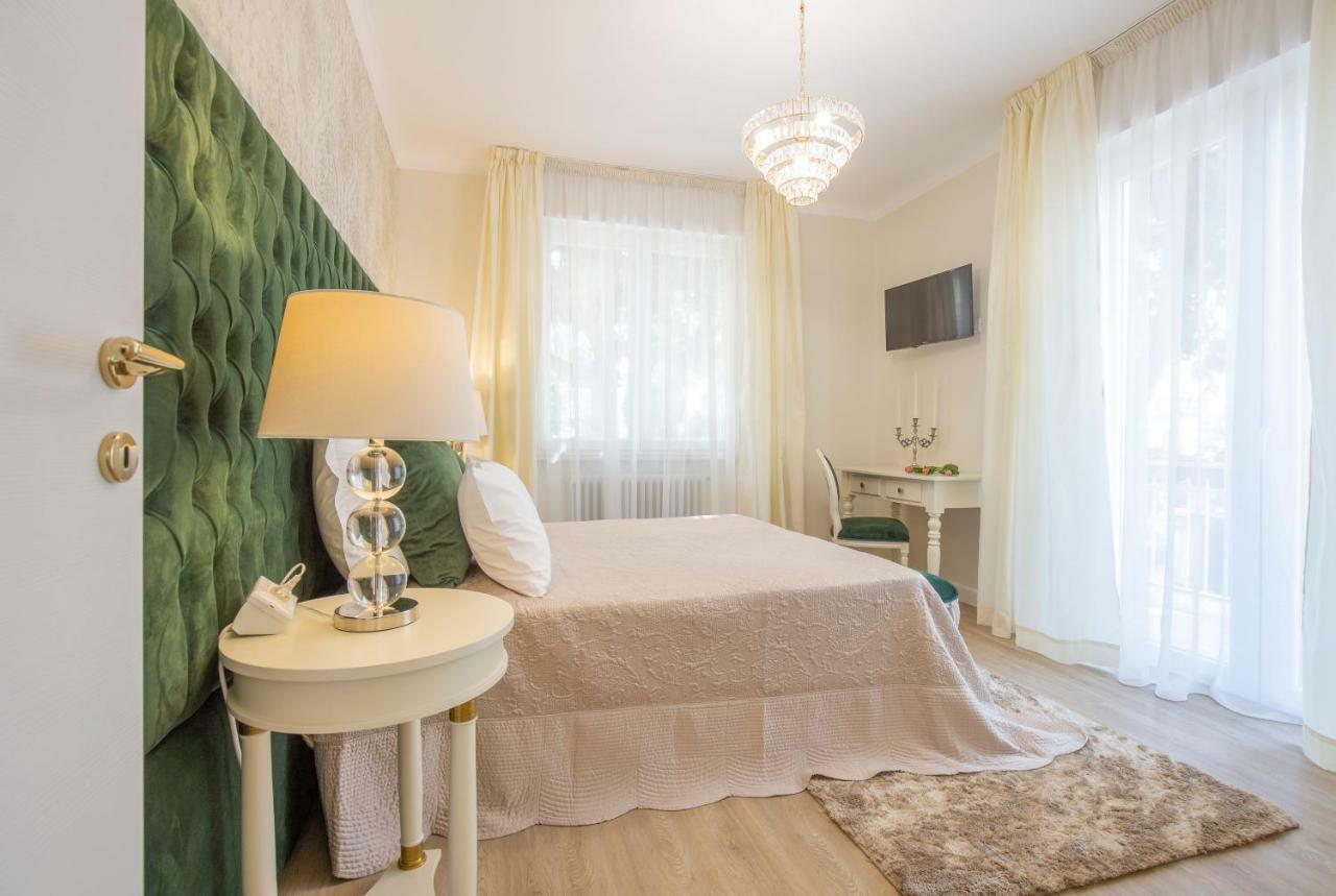 Crys: Apartments, Holiday, Business, Verde Vérone Extérieur photo